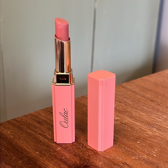 Oulac Moisture Shine Lipstick - Picture 7 of 10